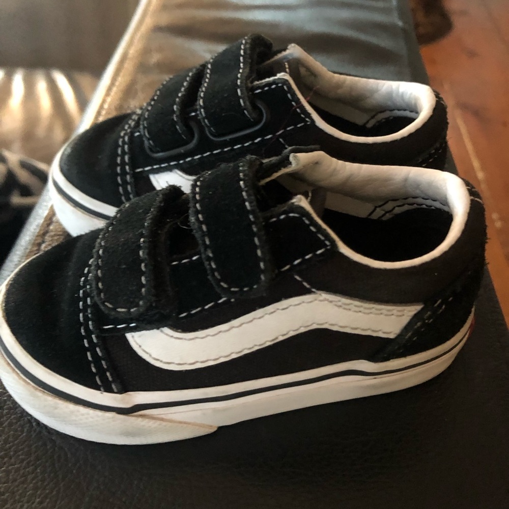 Vans toddler size 4. Black & White 9cm